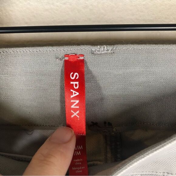 SPANX Stretch Twill Ankle Cargo Pants Pull On Tan Size Medium 31135 - Picture 3 of 6